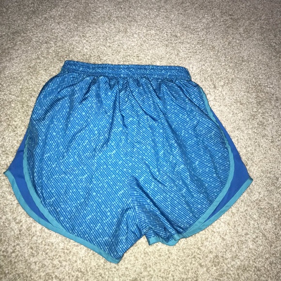 💙BLUE PATTERNED NIKE SHORTS 💙 - Picture 2 of 3
